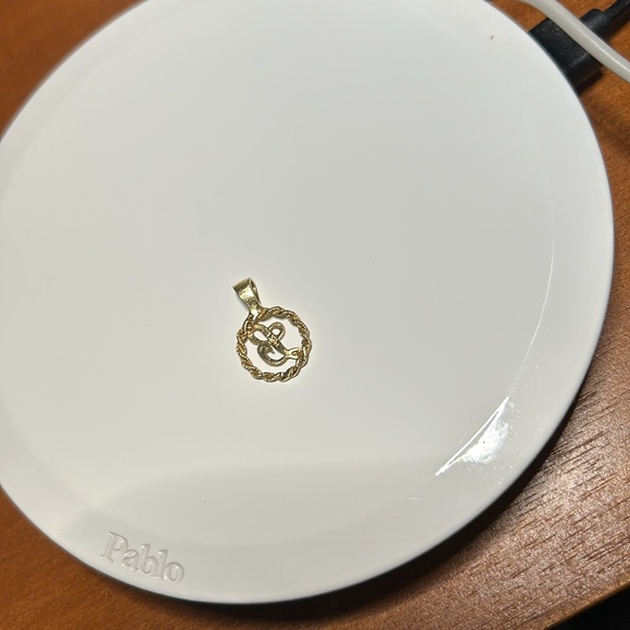 Solid 14k Gold Love Letter Initial L Pendant. - Picture 7 of 9